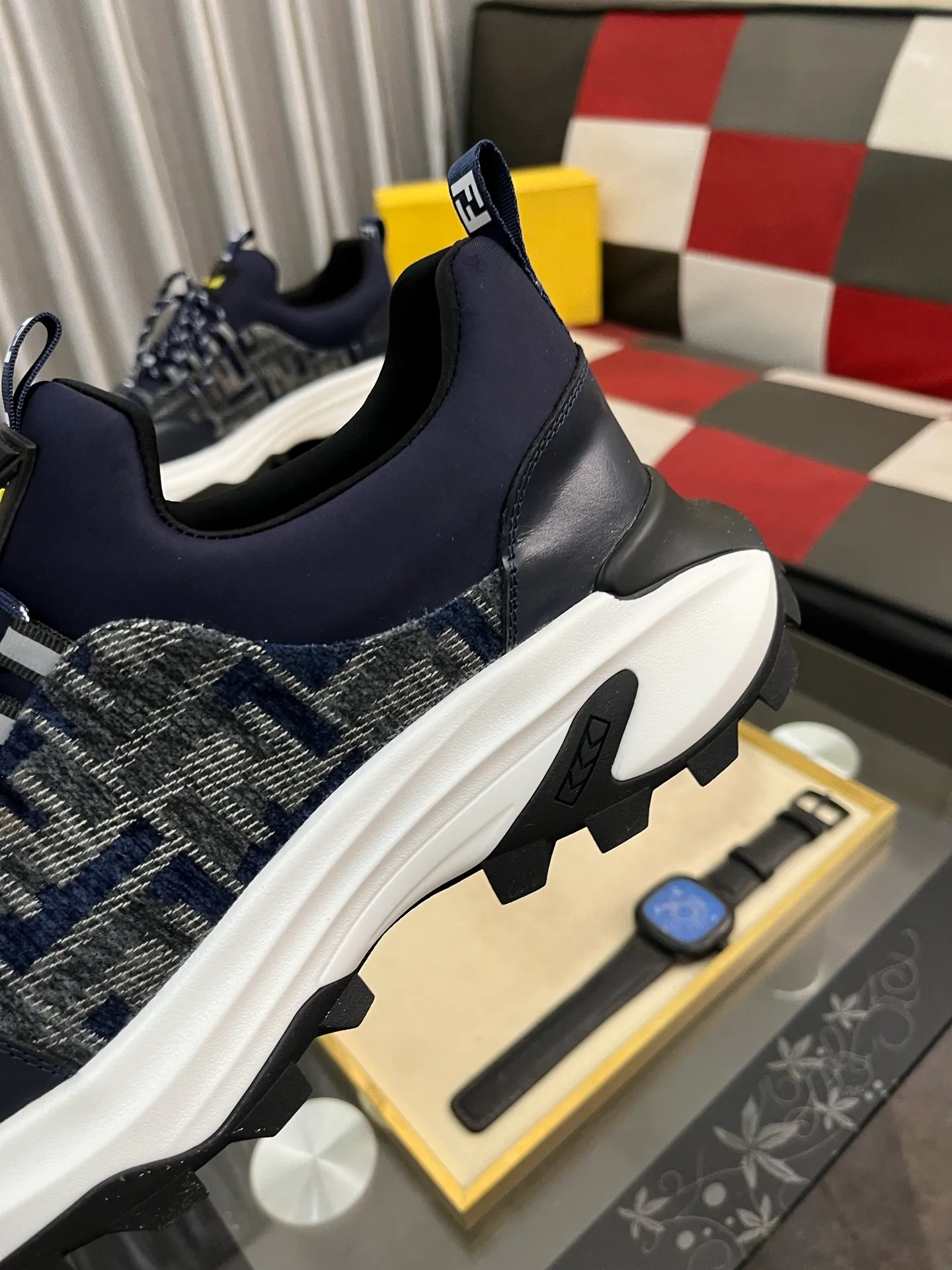 Men's Men's Shoes💰458⌚️⌚️[FENDI] Fendi's classic and comfortable men's, this complex sneaker is made of soft calfskin➕genuine leather lining➕original ultra-light rubber material with rough outsole. This unique light style is suitable for the casual and refined sensibility of this season. It is comfortable and natural on the feet. It is an everyday style for casual travel in autumn and winter! 38−443️⃣colors available